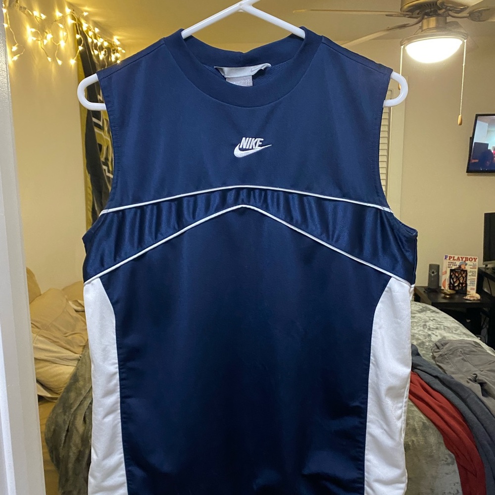 Nike cut off